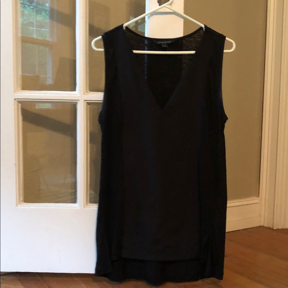Banana Republic Black V-Neck Sleeveless Tank Top